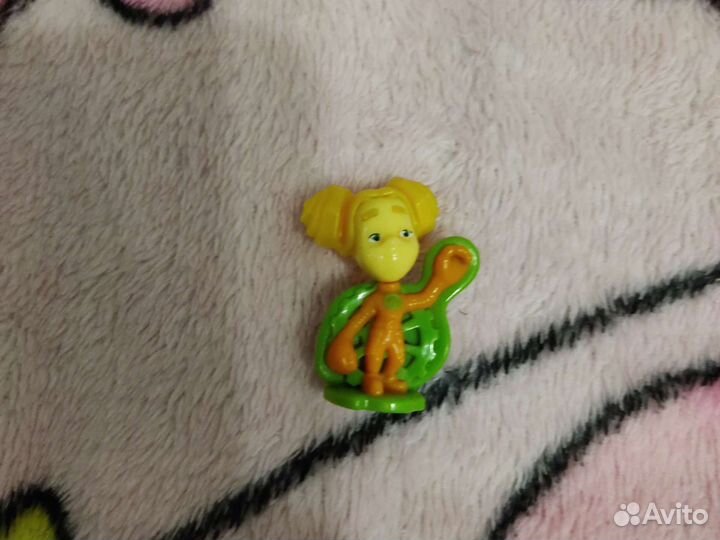 Игрушки из киндерев