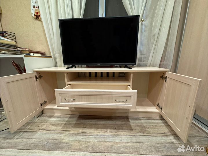 Тумба под телевизор