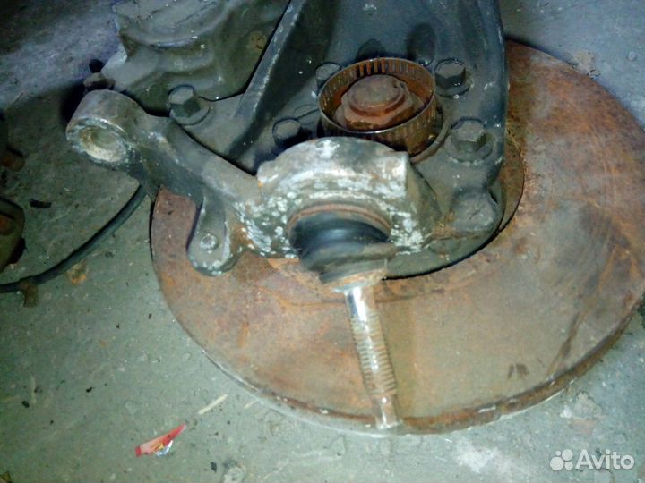 Ягуар s-type передний левый поворотный кулак