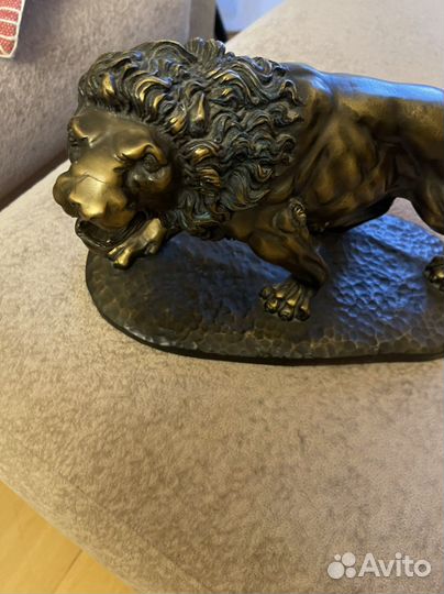 Лев скульптура