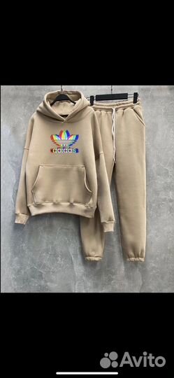 Спортивный костюм женский