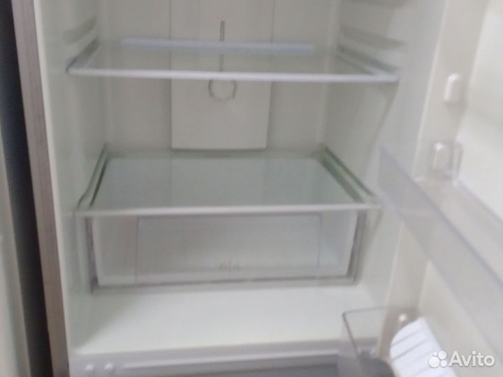 Холодильник хотпоинт аристон