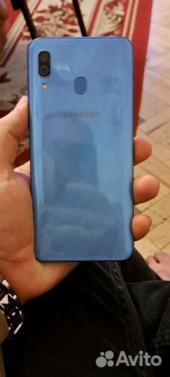 Телефон Samsung а30