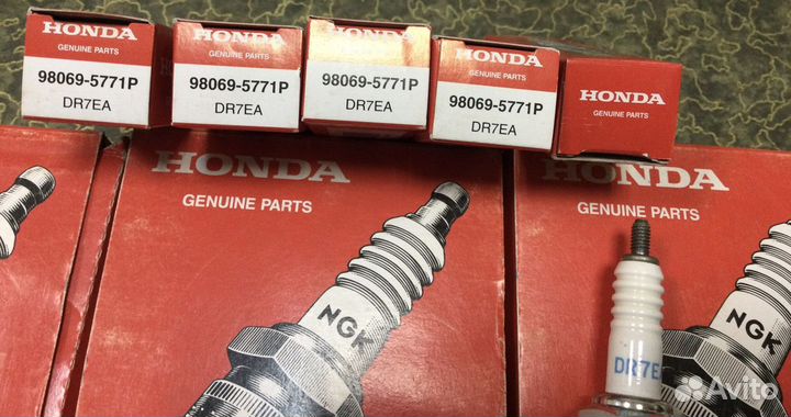 Свечи зажигания Honda BF20-90