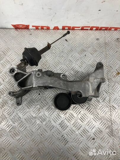 Натяжитель ремня Пассат В5