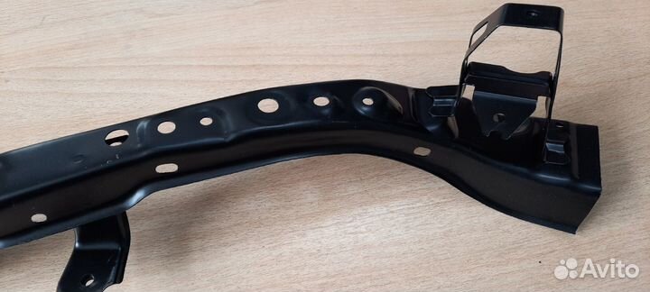 Кронштейн радиатора правый Тойота Рав-4 2012-2019