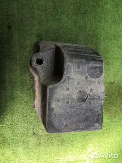 Наполнитель переднего бампера (абсорбер) правый