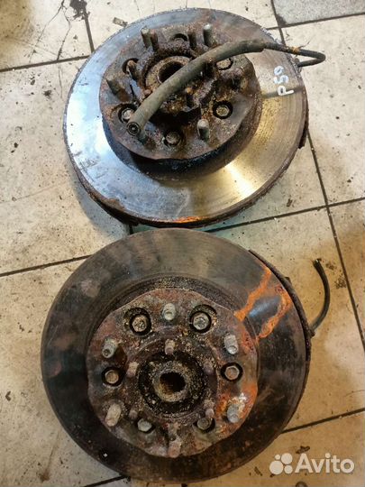 Поворотные кулаки Nissan Pathfinder R50