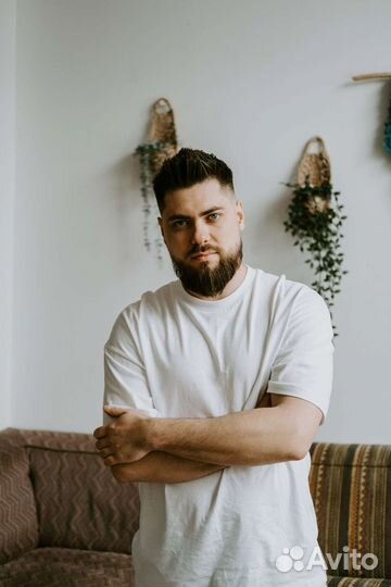 Музыкальный продюсер, композитор, сонграйтер