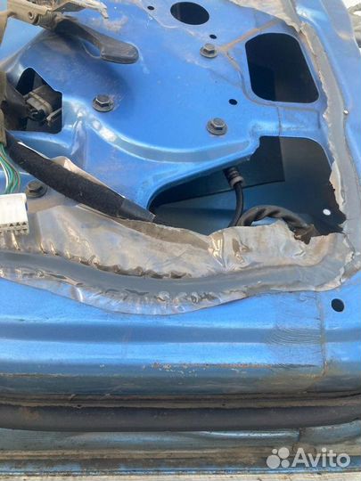 Дверь боковая задняя левая Mitsubishi Carisma 2002