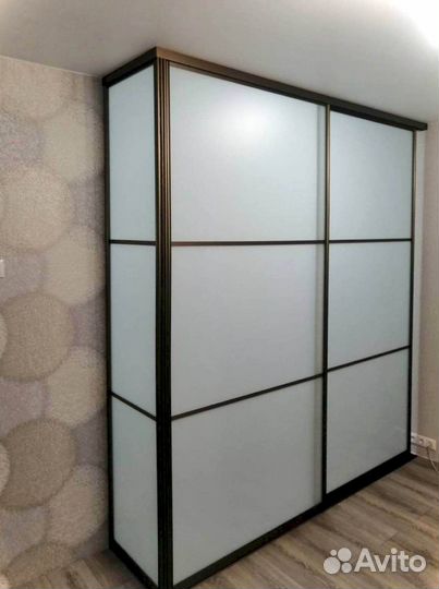 Стеклянная перегородка