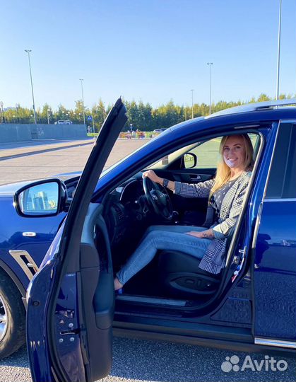 Супер Автоинструктор Женщина Уроки Вождения АКПП