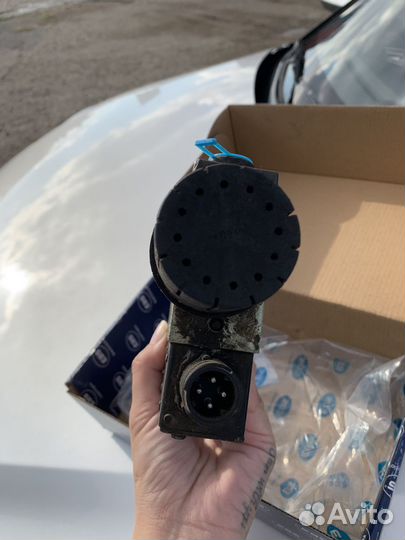 Блок управления пневмоподвеской Вольво fh12