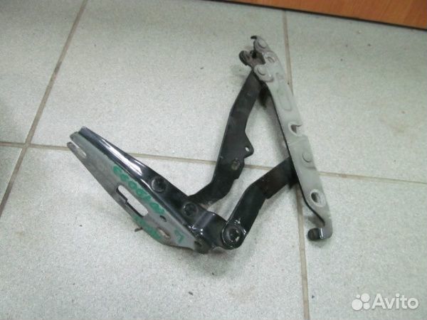 Петля багажника левая Audi A6 C6 2005-2011