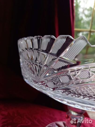 Хрустальная ваза для фруктов на ножке