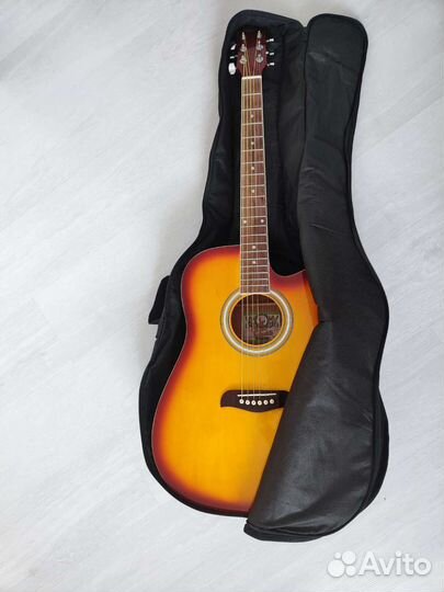 Акустическая гитара