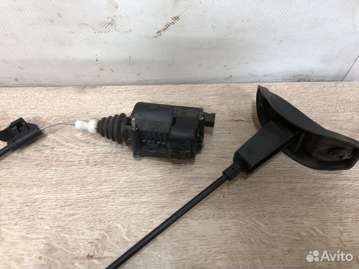 Замок лючка бензобака Opel Astra h