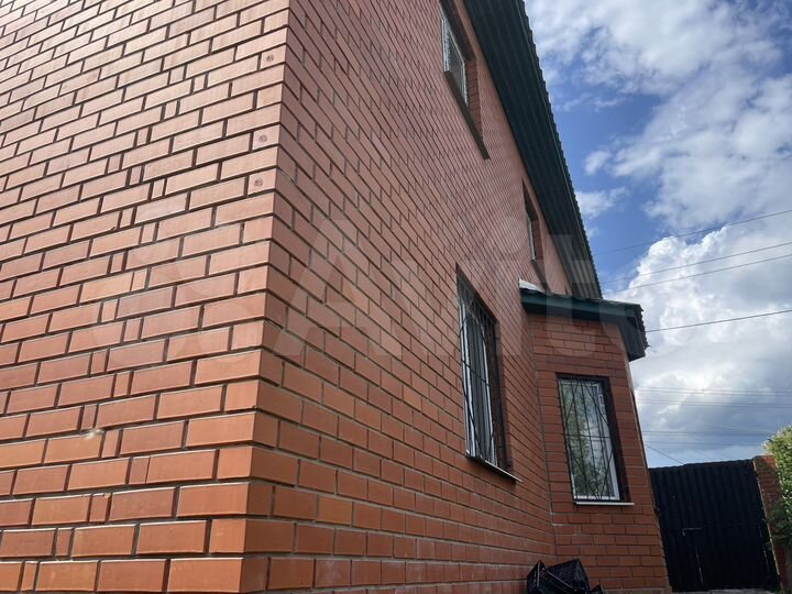 Коттедж 310 м² на участке 6 сот.