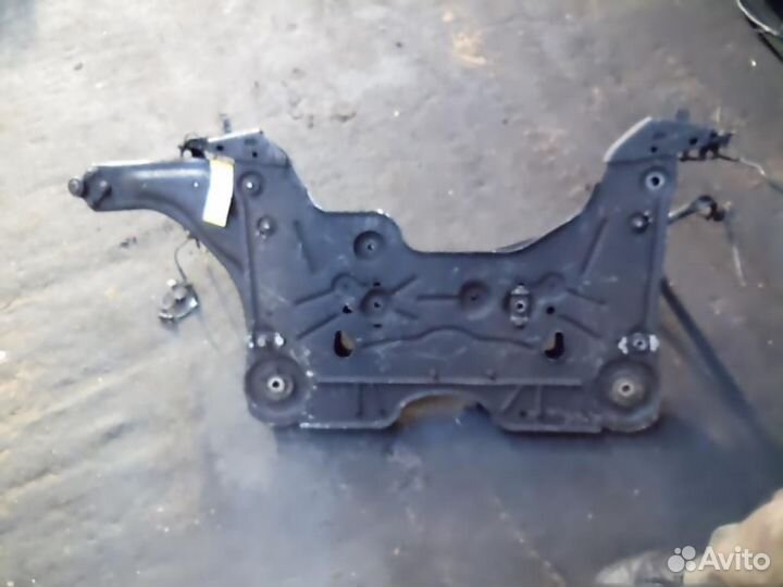 Балка передняя/подрамник Renault Laguna
