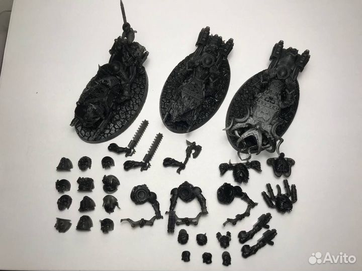 Warhammer 40000 миниатюры Chaos Space Marines Bike