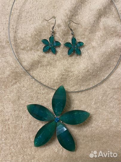 Серьги и кулон