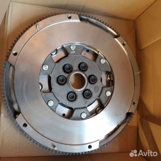 Маховик двухмассовый audi A3/VW bora,golf passat 1