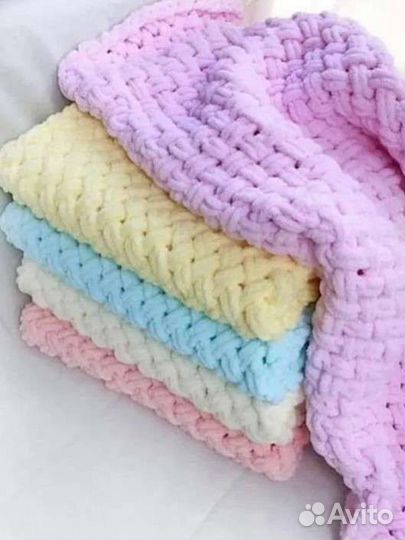 Плед,подушки,балаклавы