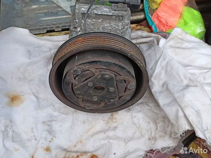 Компрессор кондиционера Ниссан Альмера н16