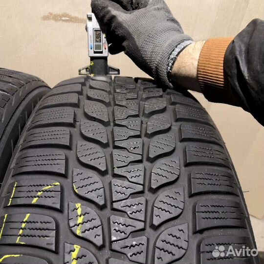 Bridgestone Blizzak LM-25 205/55 R17