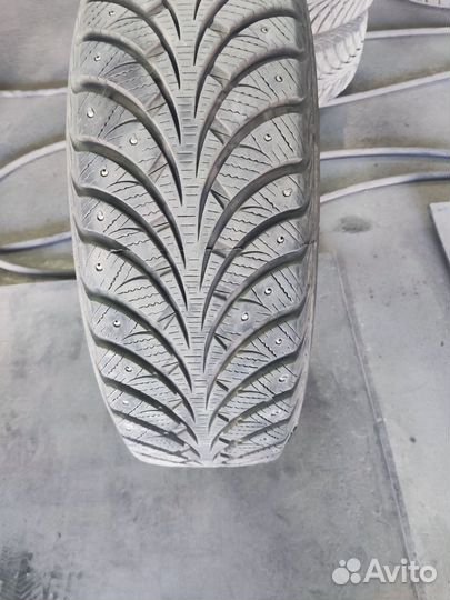 Sava Eskimo Stud 185/65 R15