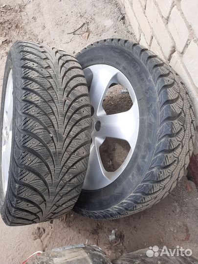 Goodyear UltraGrip Extreme 205/55 R16