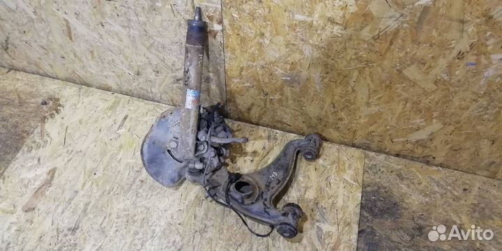 Рычаг правый нижний Mercedes-Benz 190 1992