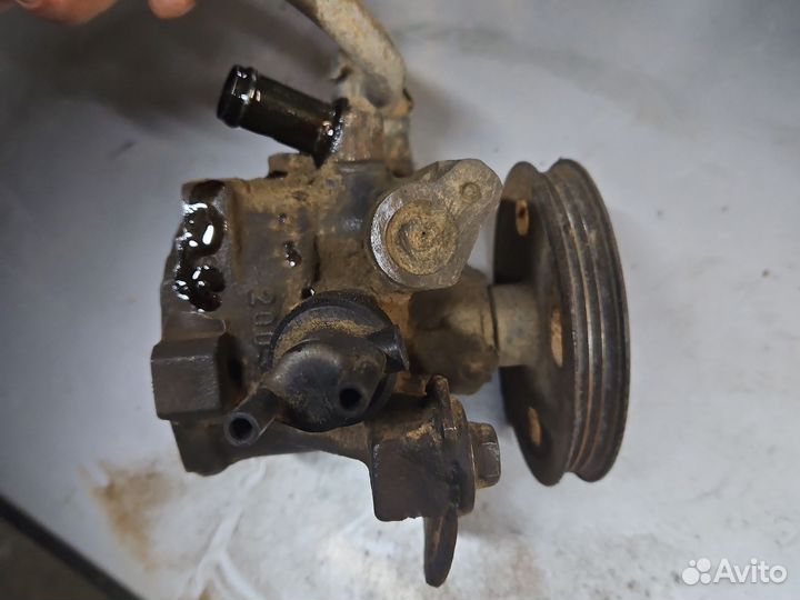Насос гур 3sfe RAV4 Toyota