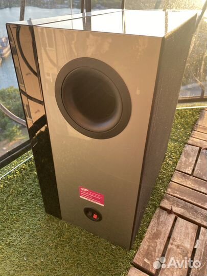 Сабвуфер от домашнего кинотеатра Samsung HT-F9750W