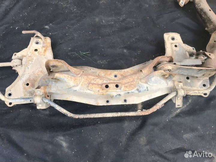 Задний подрамник на Honda CR-V 4