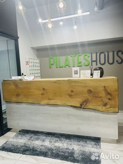 Стойка ресепшн лофт