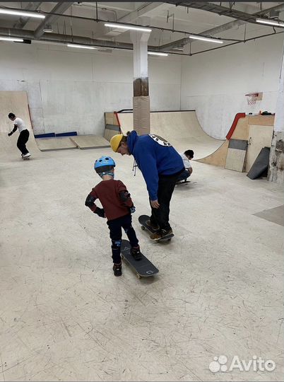 Тренер по скейтборду/Занятия по скейтбордингу