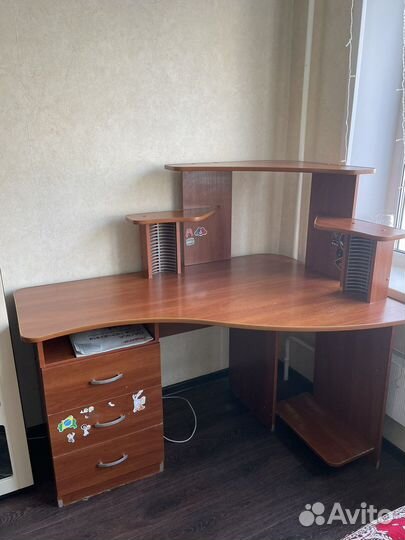 Компьютерный стол