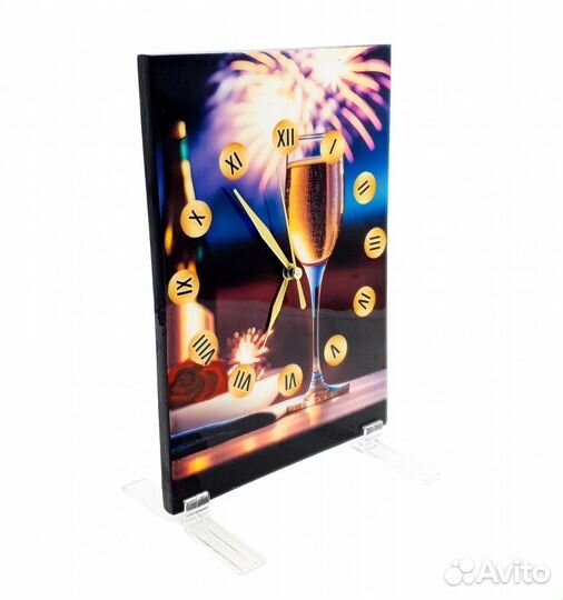 Декоративные часы праздничный бокал