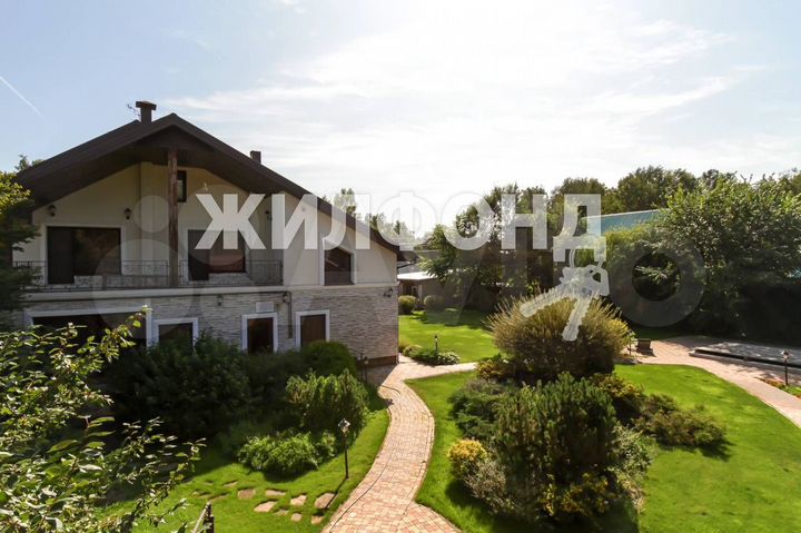 Коттедж 319,4 м² на участке 24 сот.