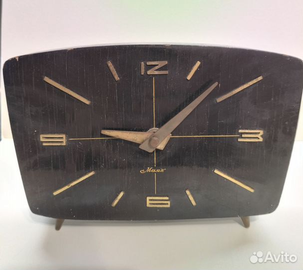 Настольные часы Маяк