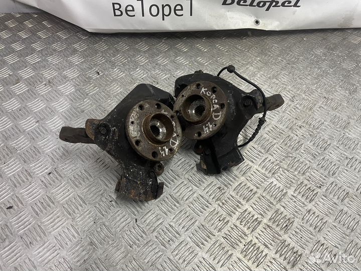 Поворотный кулак Opel Corsa D