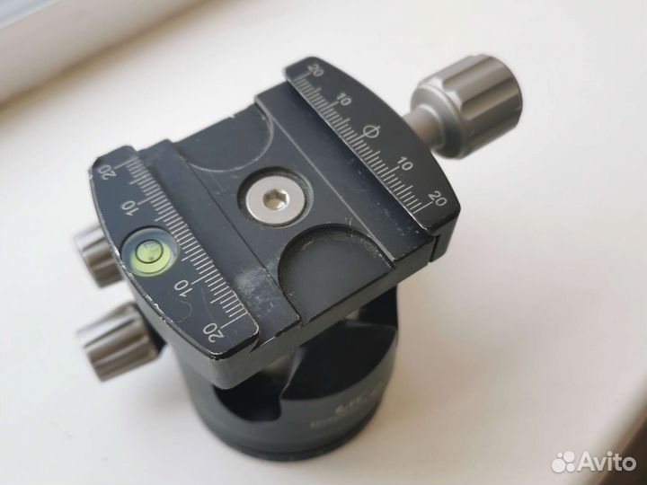 Штативная голова Falcon Eyes Dynamics 154