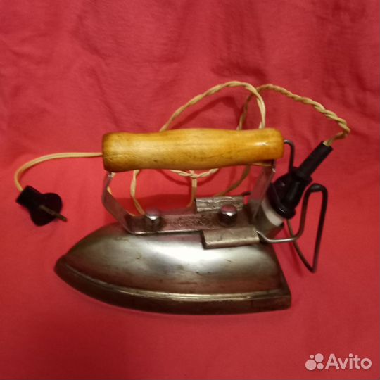 Утюги разные