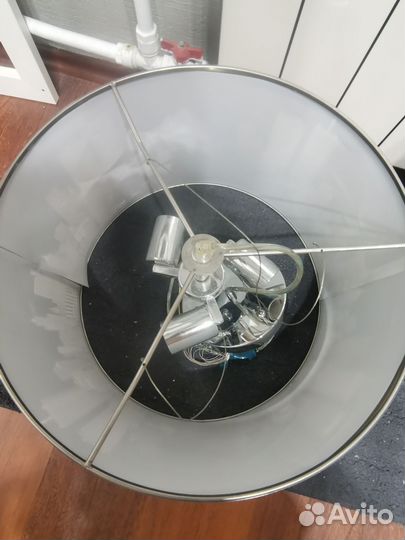 Люстра и светильник