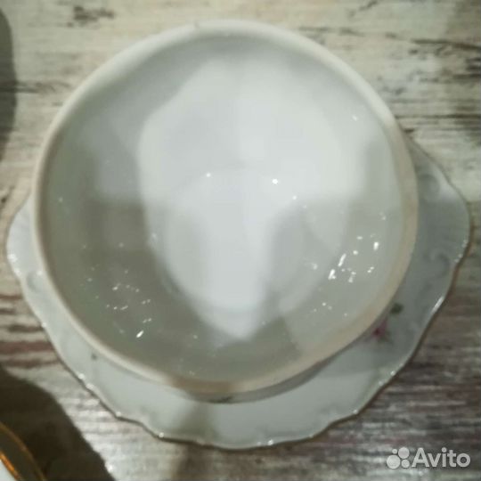 Тарелки, блюдо,кружки.Фарфор