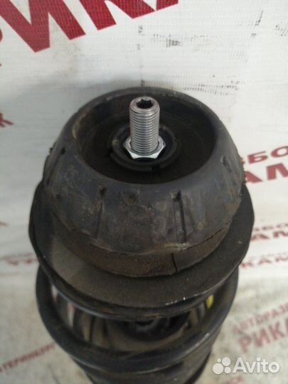 Стойка передняя левая Toyota Vitz KSP90 1KR-FE