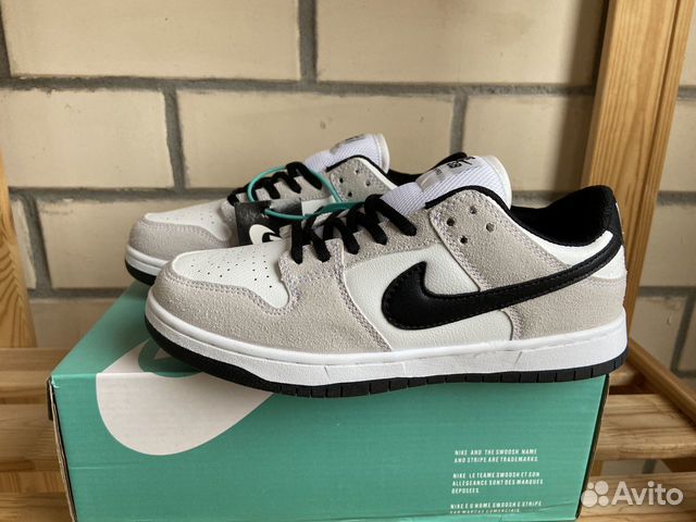 Женские кроссовки Nike Dunk SB Low