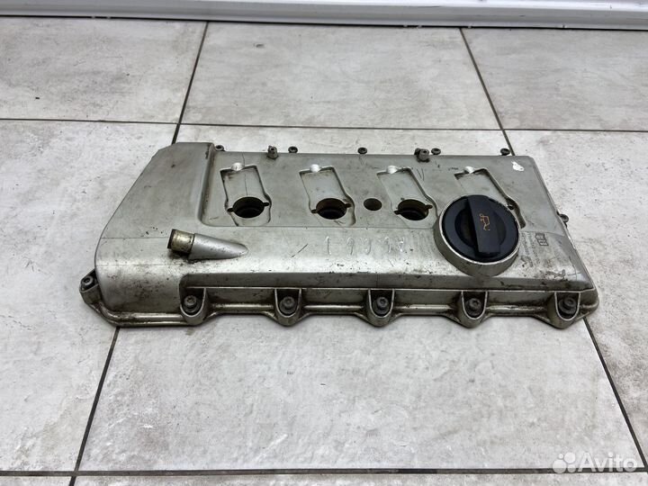 Клапанная крышка Audi а6 с6