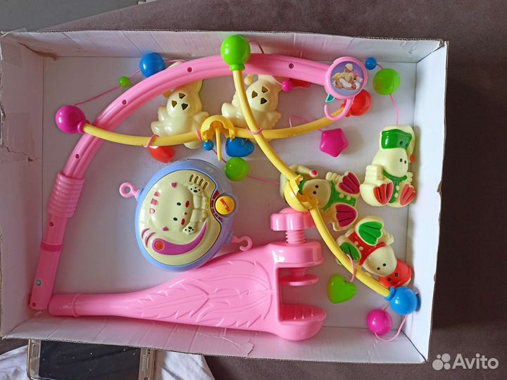 Музыкальный мобиль на кроватку